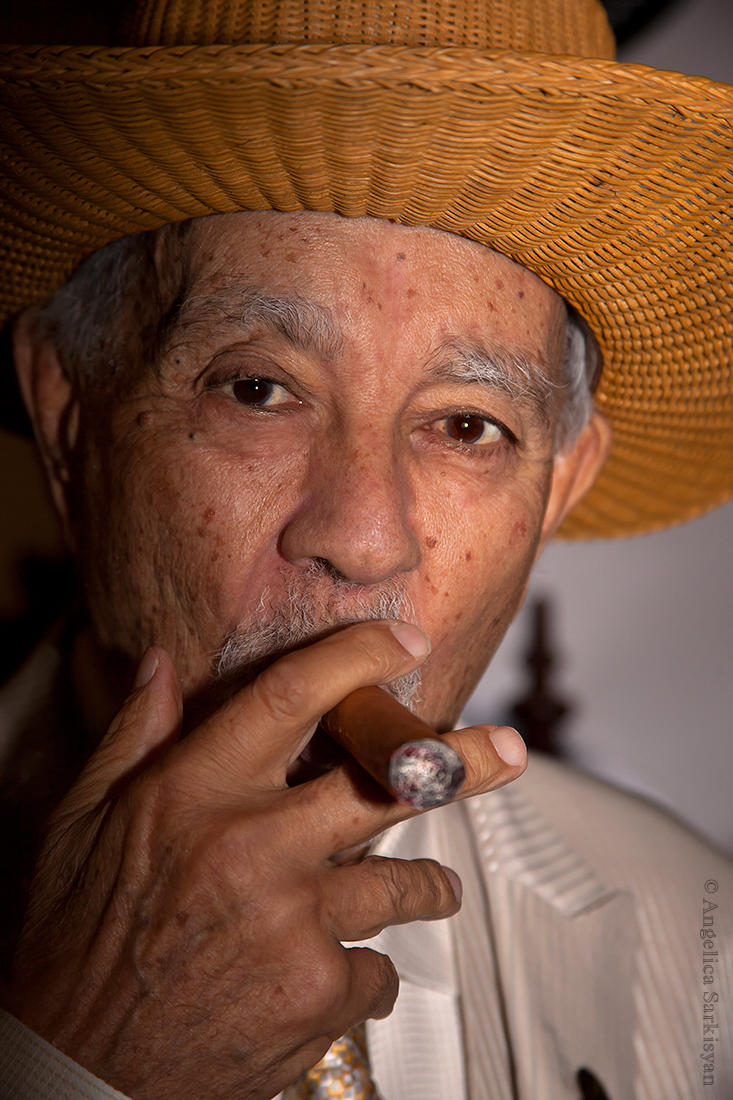 Avo Uvezian