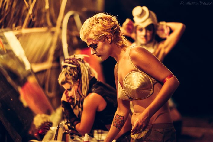 Lucent Dossier Experience